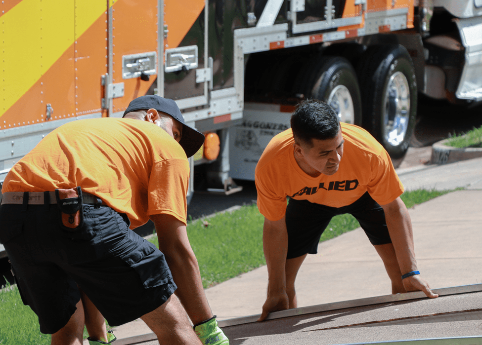 Prior Lake movers Allied. Piepho movers lifting.